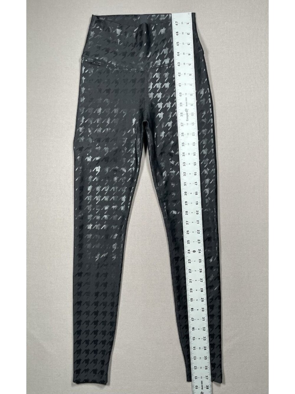 Peloton High Rise Black Shiny Houndstooth Foil Legging - Women Size Small - Picture 13 of 16